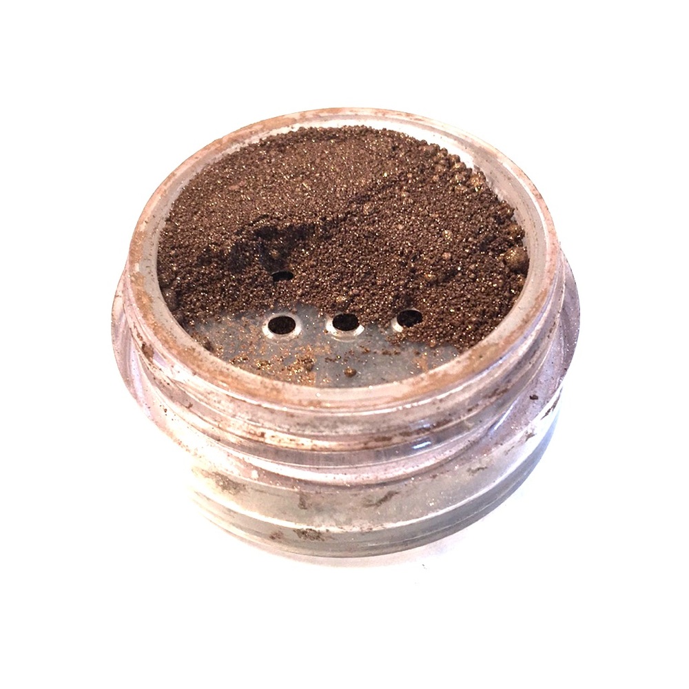 Flori Roberts Chocolate Mineral shadow